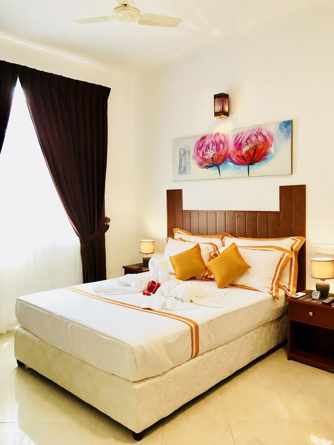 Ceylon Pearlwing Resort Negombo Esterno foto
